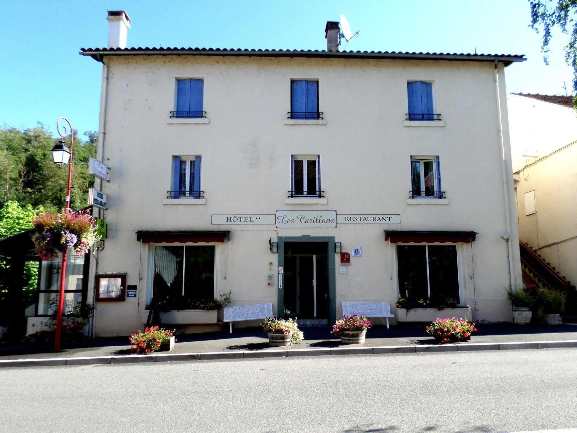 Logis Hotel Restaurant Les Carillons Cransac Exterior foto